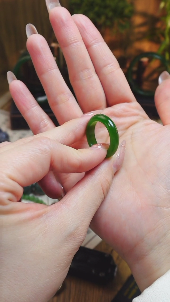 【闪购商品】和田玉戒圈未镶嵌碧玉阳绿色圈口15.5