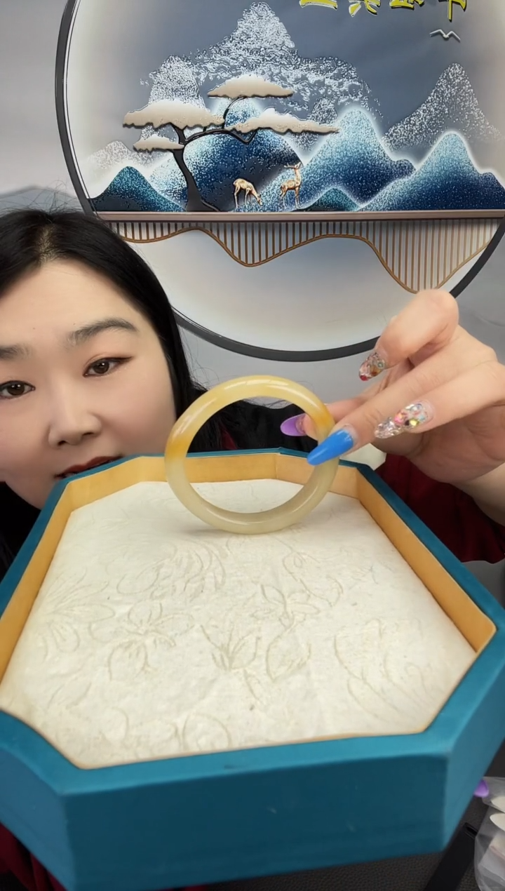 未镶嵌一口糖密玉（石英质玉）潇**洒潇潇洒洒