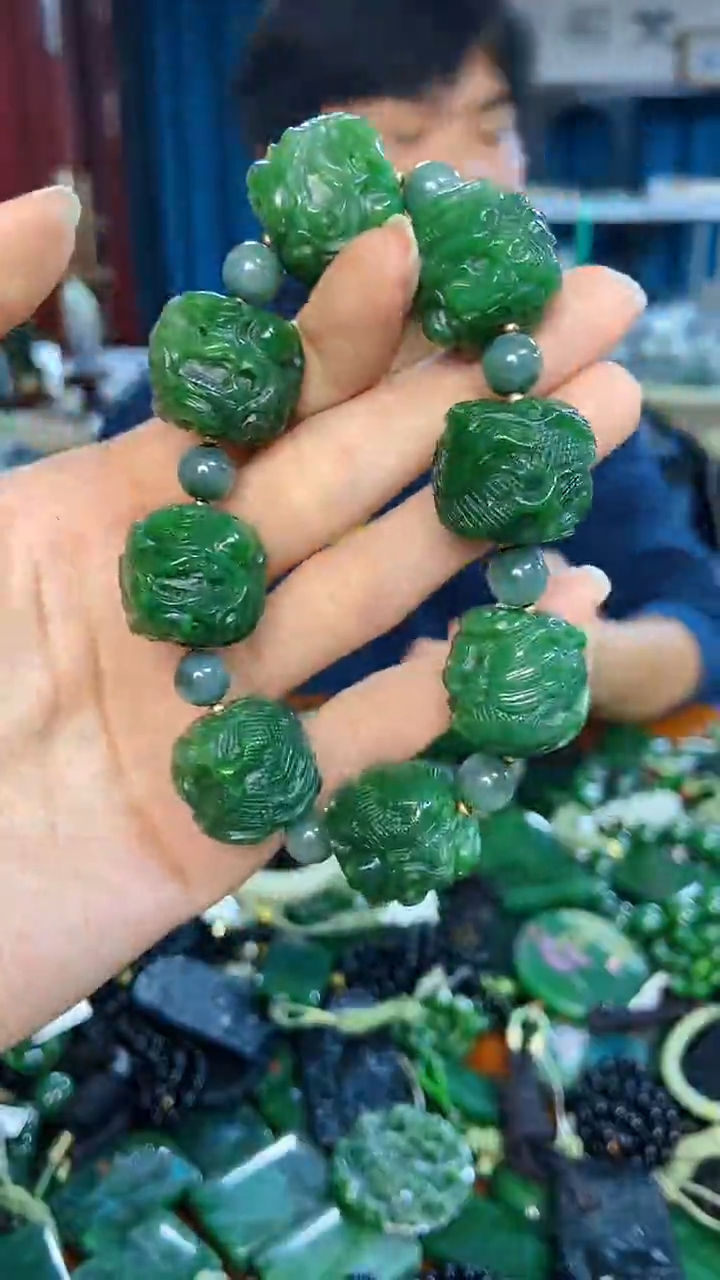 未镶嵌和田玉挂件1