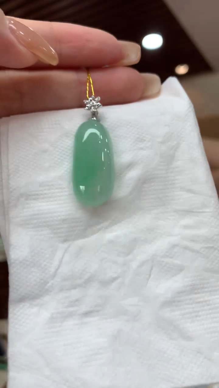 吊坠(不含链)18K金镶嵌翡翠福瓜