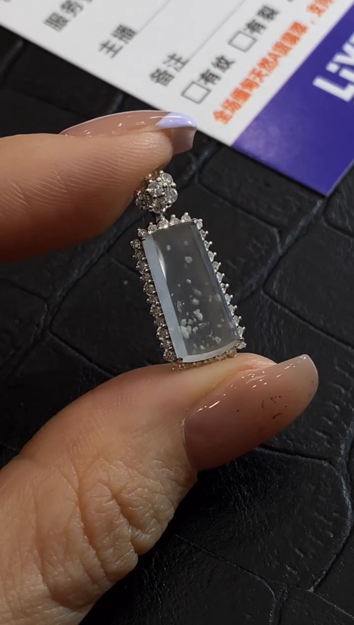 翡翠18K金镶嵌颈饰收到货48小时鉴赏期（超时不退不换）