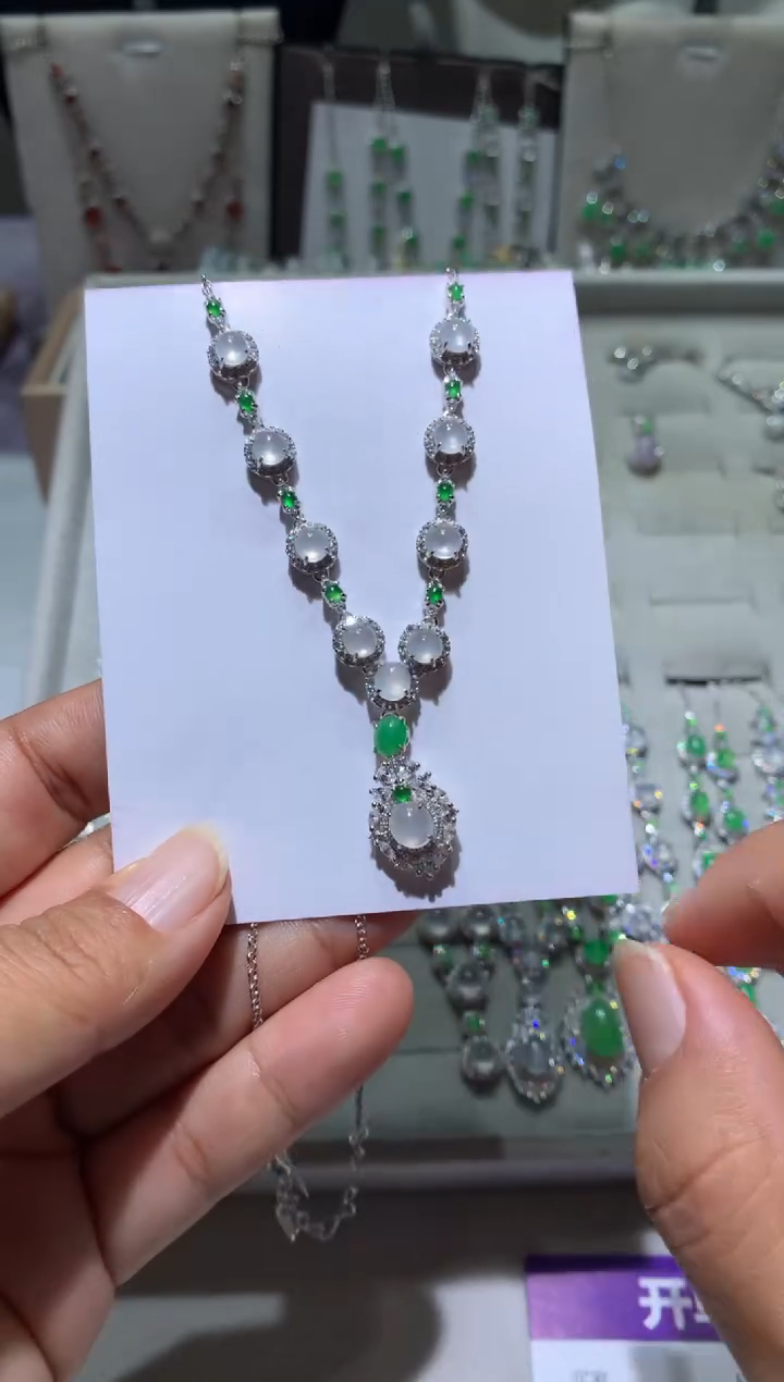 银S925镶嵌翡翠耳饰套链