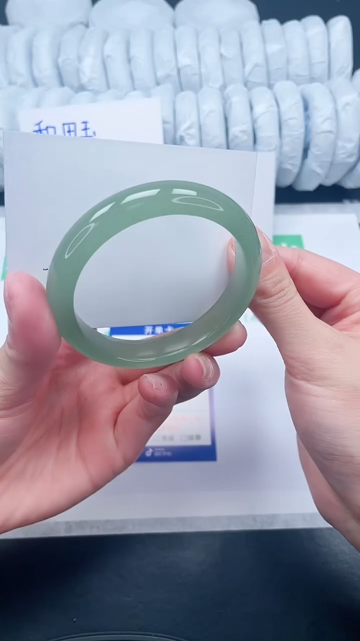 【闪购商品】石英质玉手镯未镶嵌32-58.5