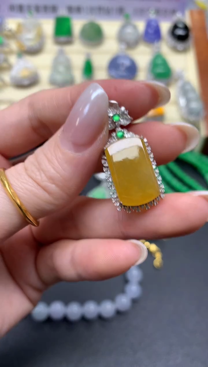 【闪购商品】翡翠吊坠(不含链)18K金镶嵌吊坠|7500+750