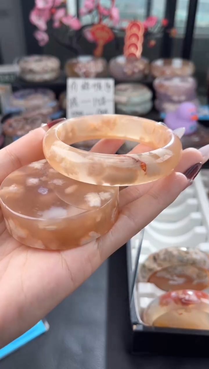 【闪购商品】石英质玉手镯未镶嵌59