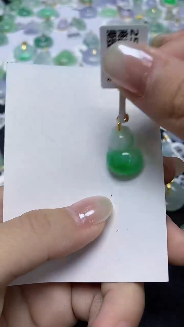 翡翠未镶嵌颈饰天然缅甸翡翠A货