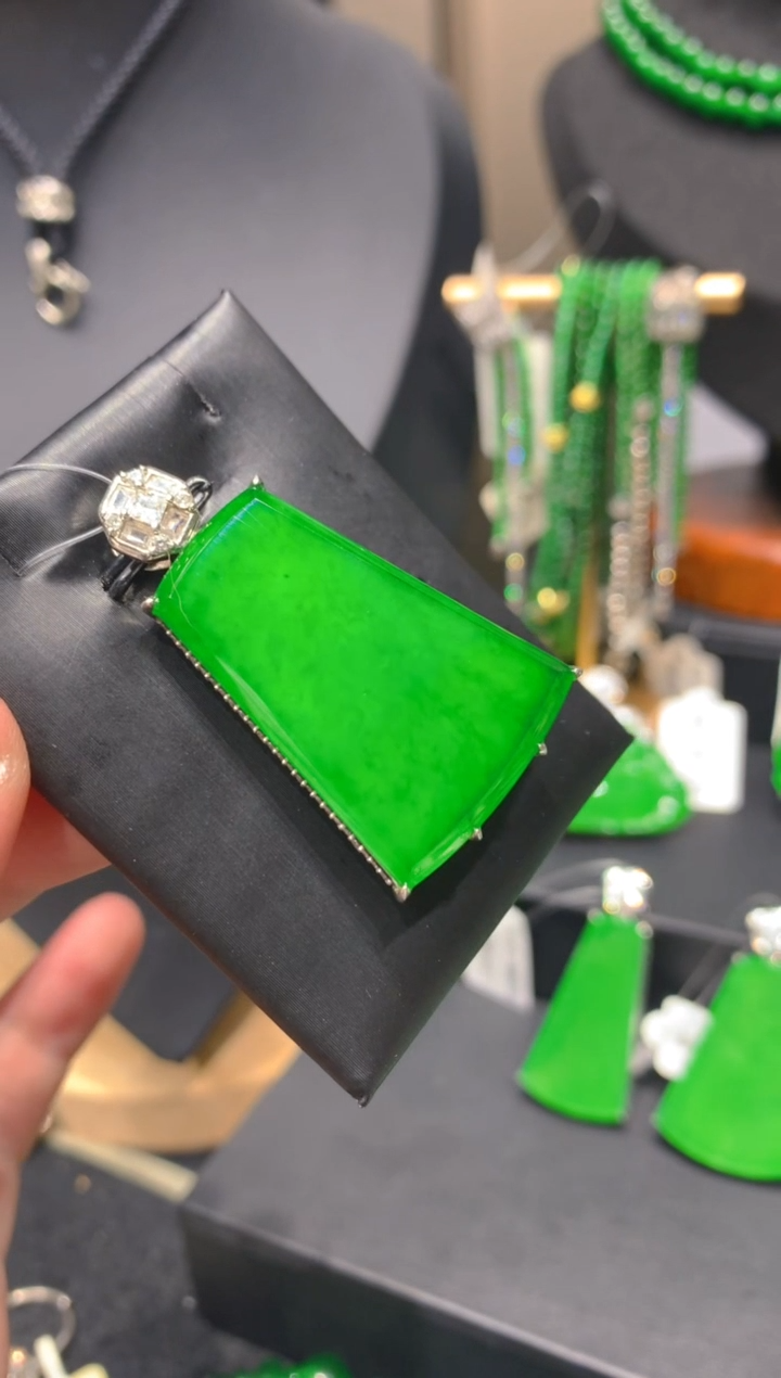 颈饰银S925镶嵌翡翠32一季