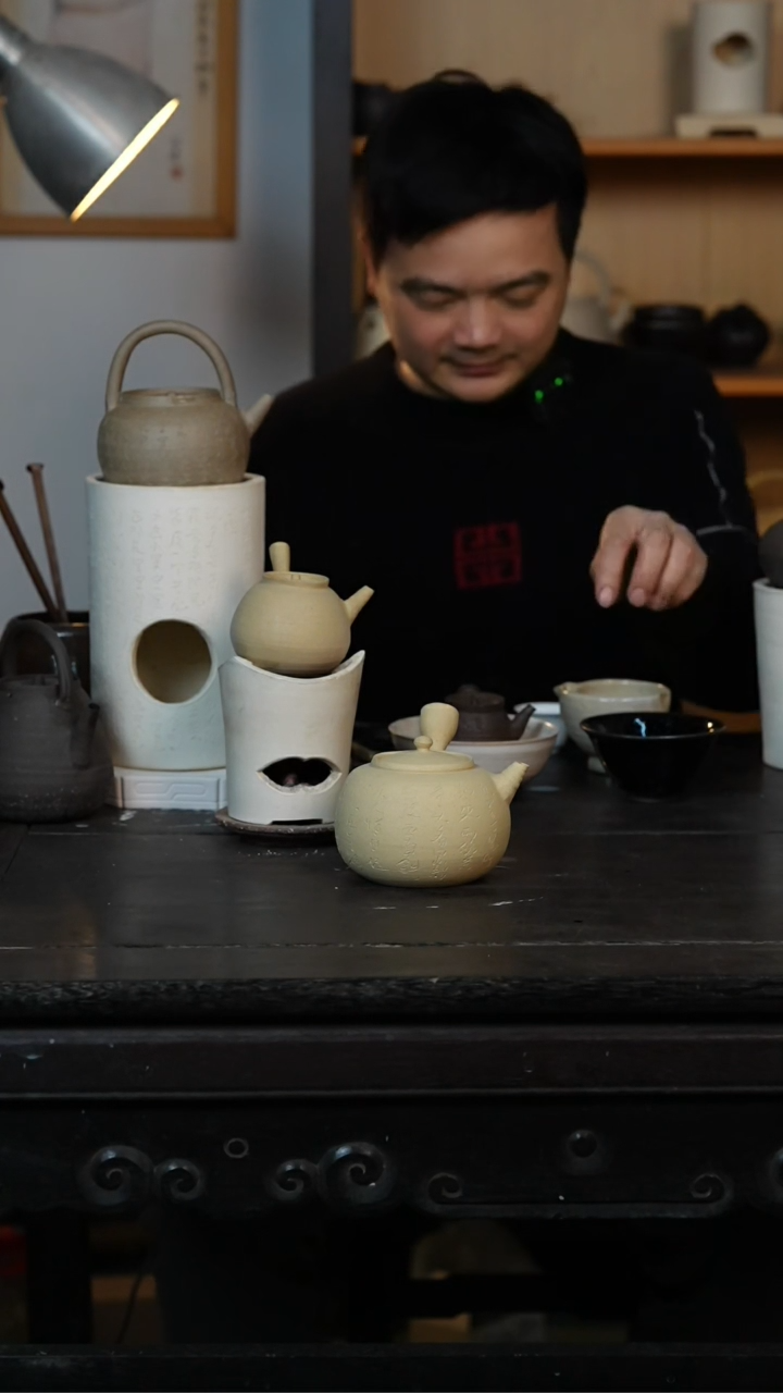 【闪购商品】白泥（刻绘侧把）诗词款 约400cc