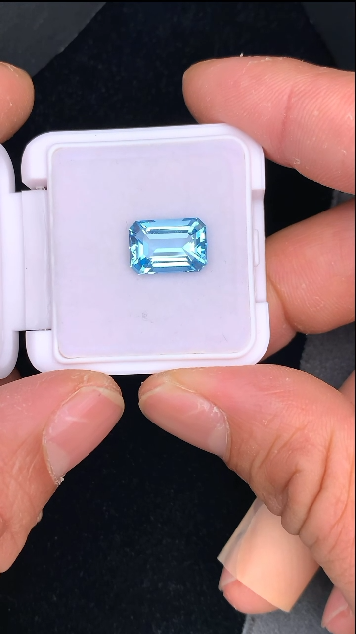 【闪购商品】海蓝宝石裸石未镶嵌4.64克拉