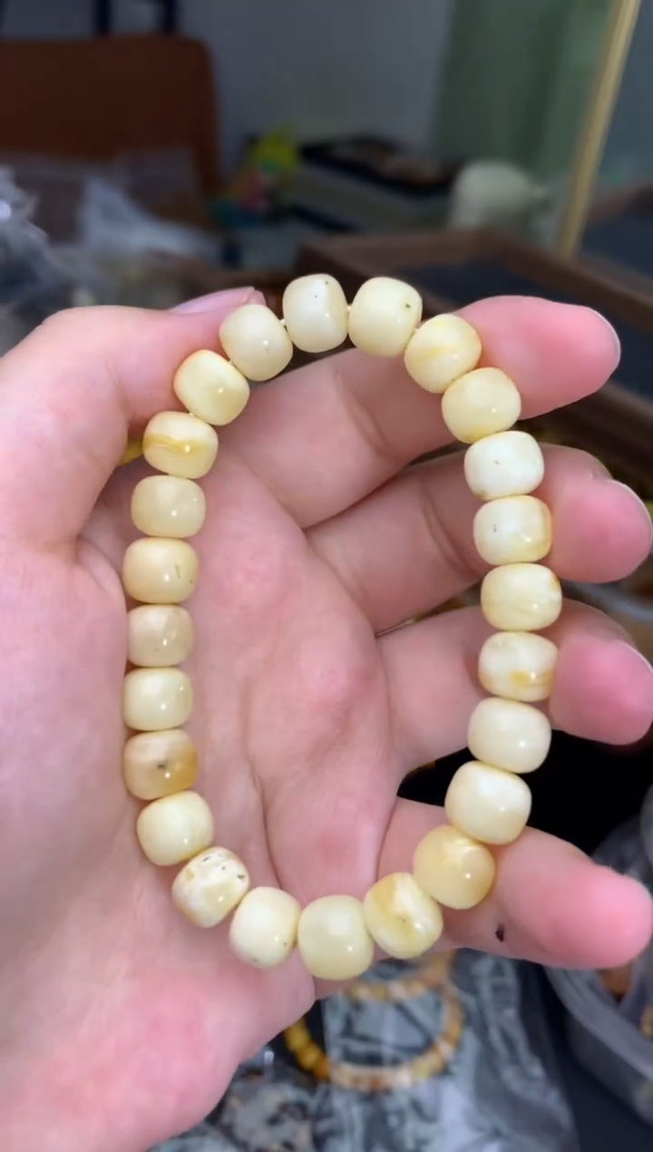 蜜蜡未镶嵌珠宝奇石27