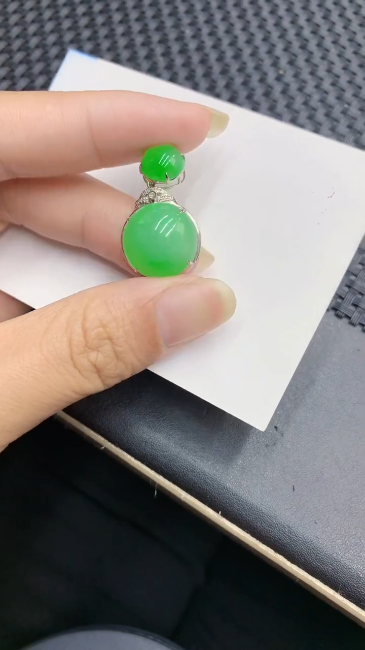 【闪购商品】翡翠颈饰18K金镶嵌            8