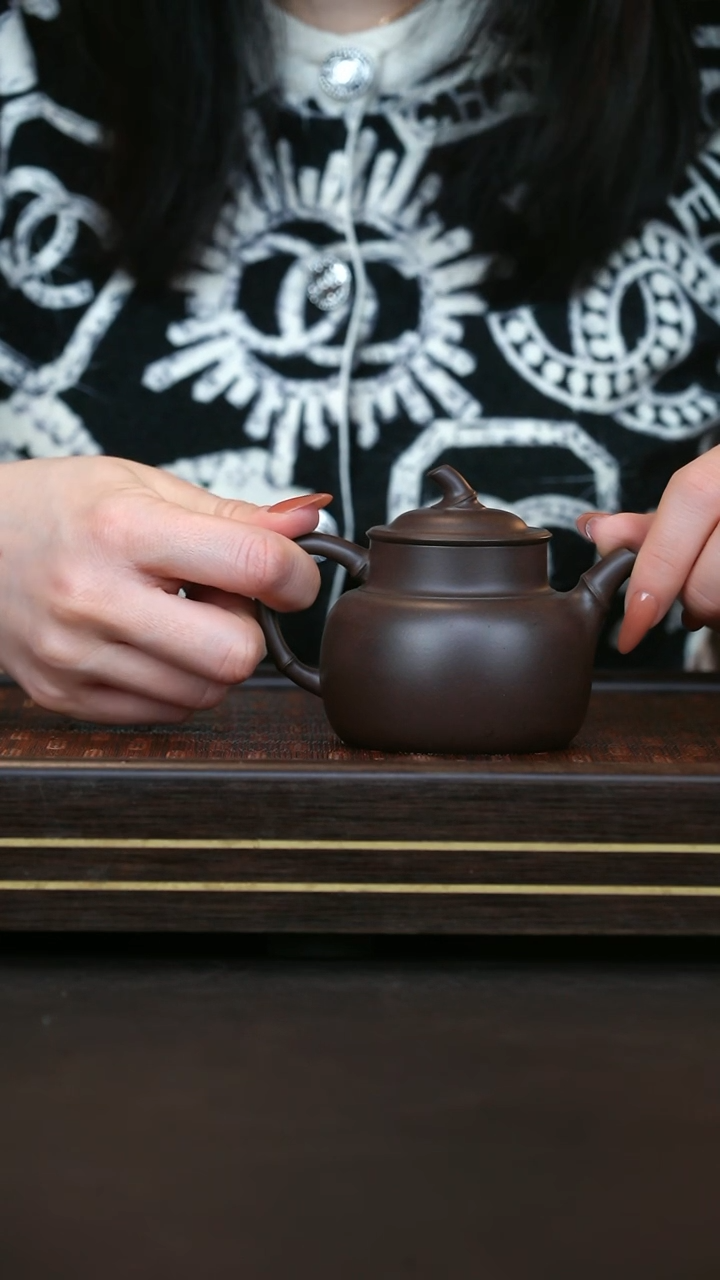 【闪购商品】紫砂茶壶老紫泥 竹节扭茄瓜 孤品