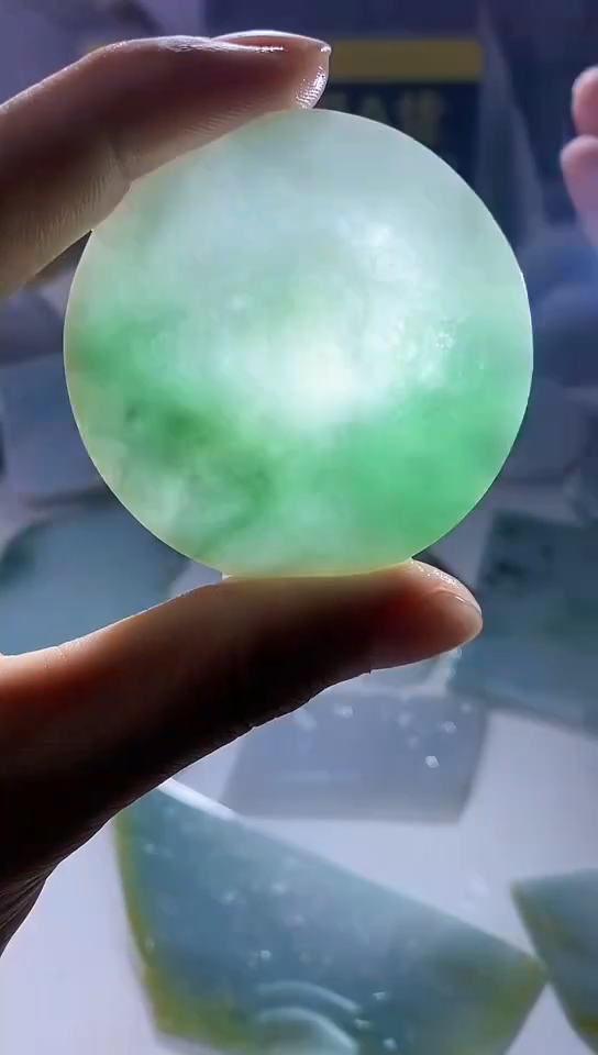 翡翠未镶嵌颈饰翡翠107