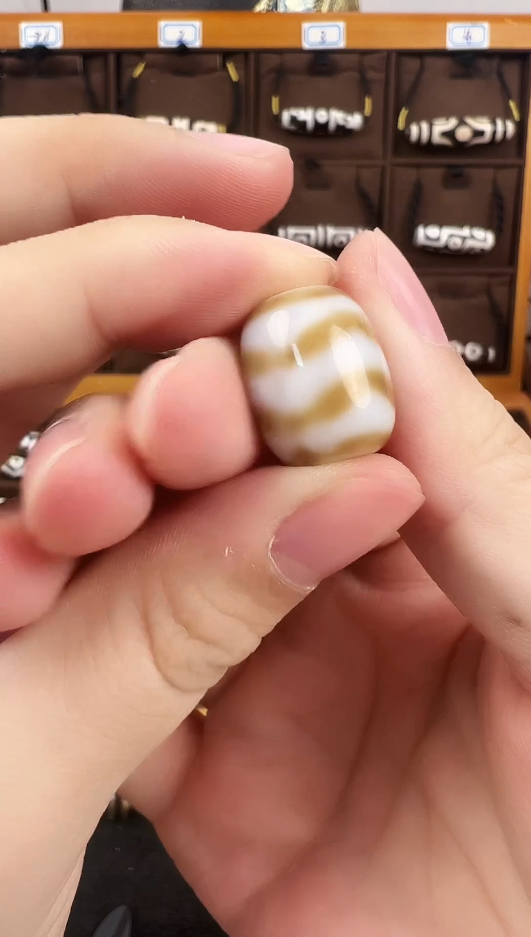 玛瑙/玉髓（覆膜）颈饰未镶嵌46.（微瑕随机发货）