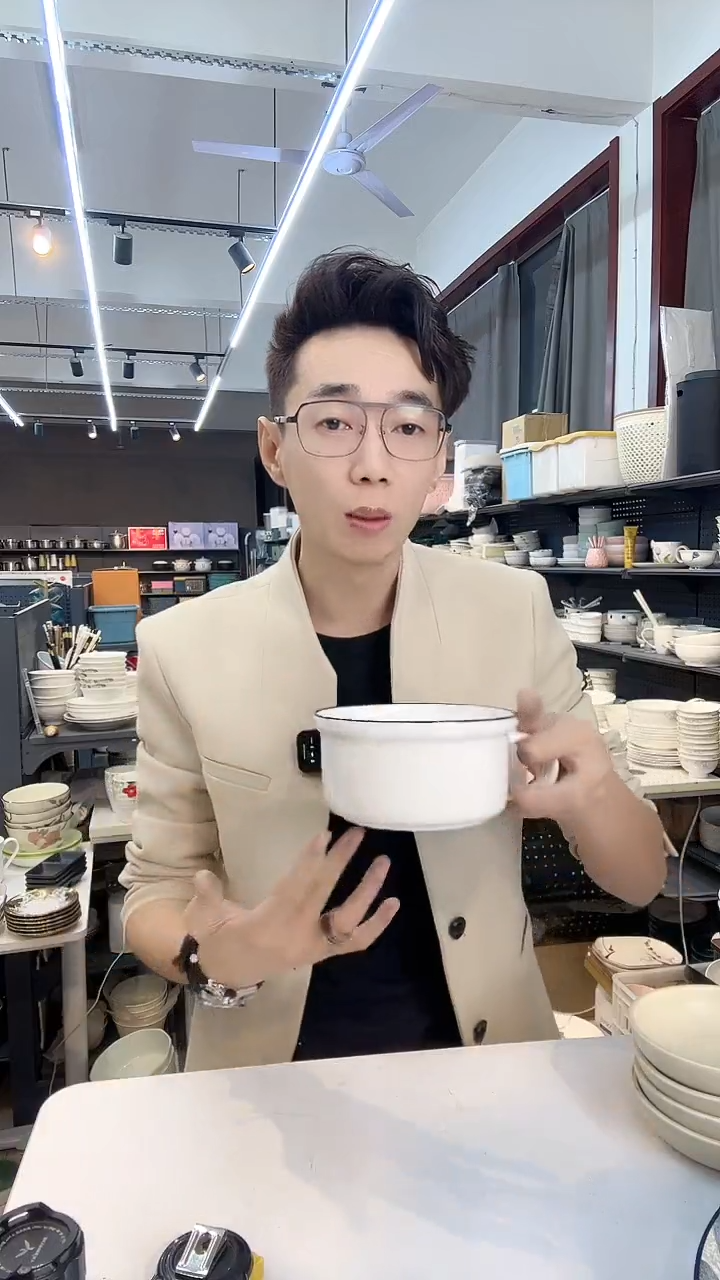 【闪购商品】手握泡面碗