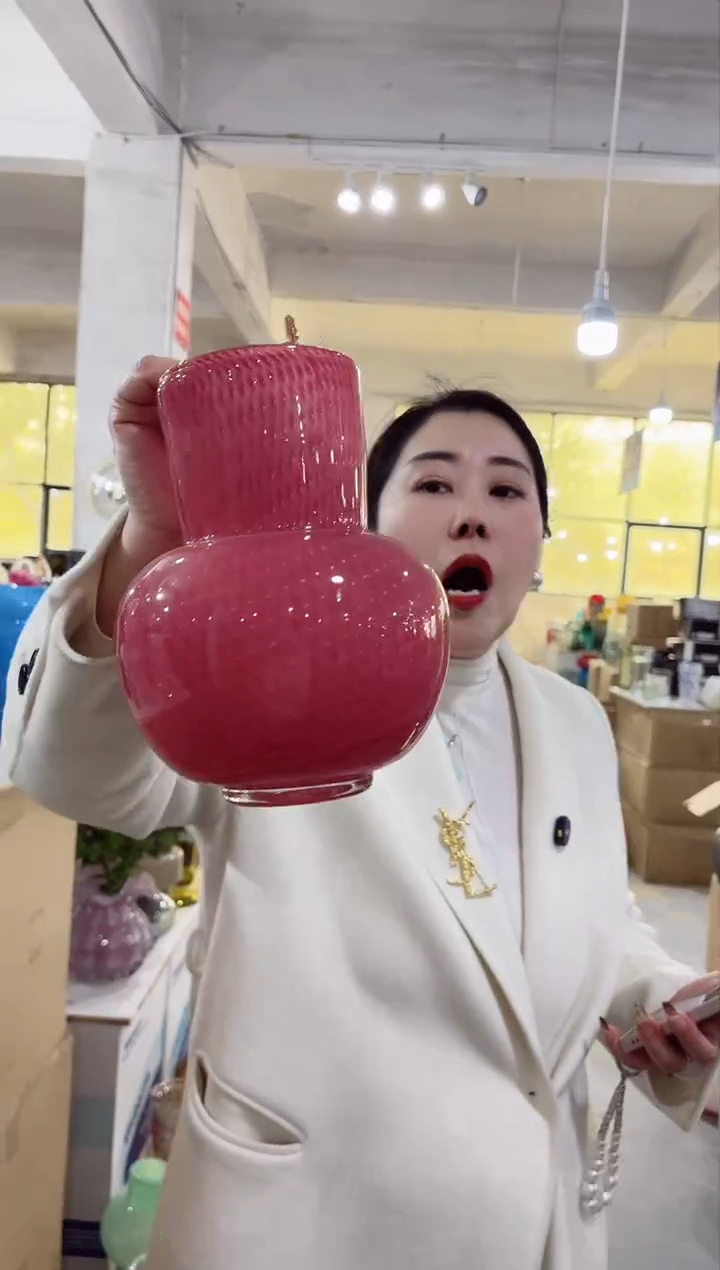 【闪购商品】玻璃唐总花瓶厂微瑕-NGJCX