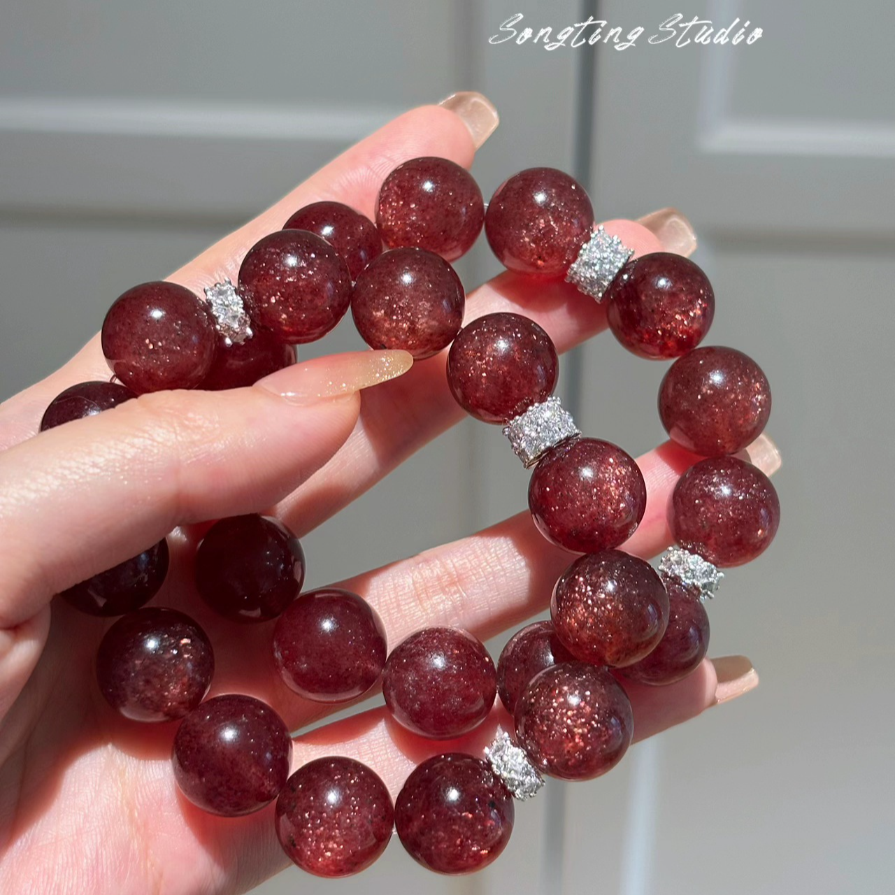 松汀集天然星光鸽血红草莓晶手串女款手链招桃花转运饰品时尚气质