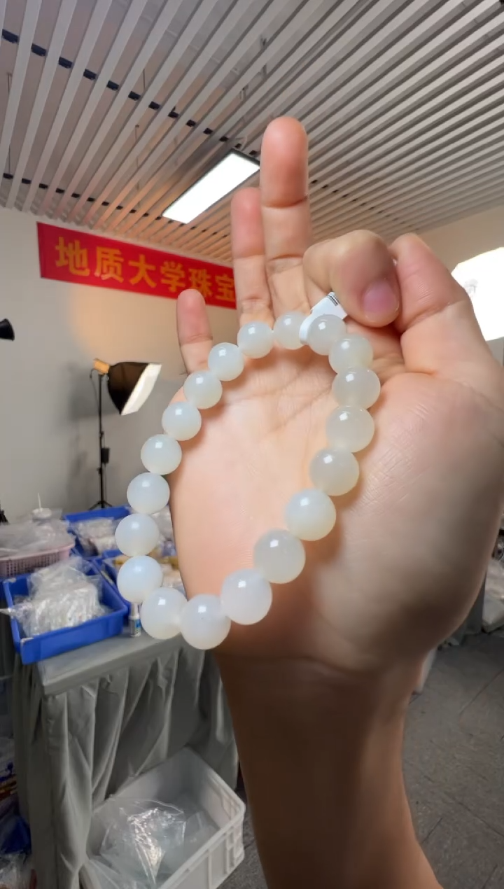 手串未镶嵌和田玉青白和田玉约10mm圆珠手串单圈