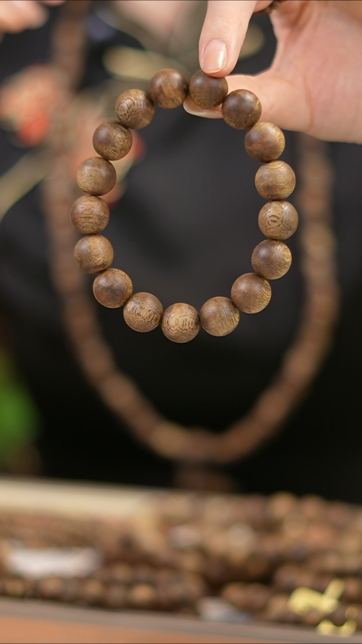 手串沉香乌身圆叶单圈13mm多样性发一12g+