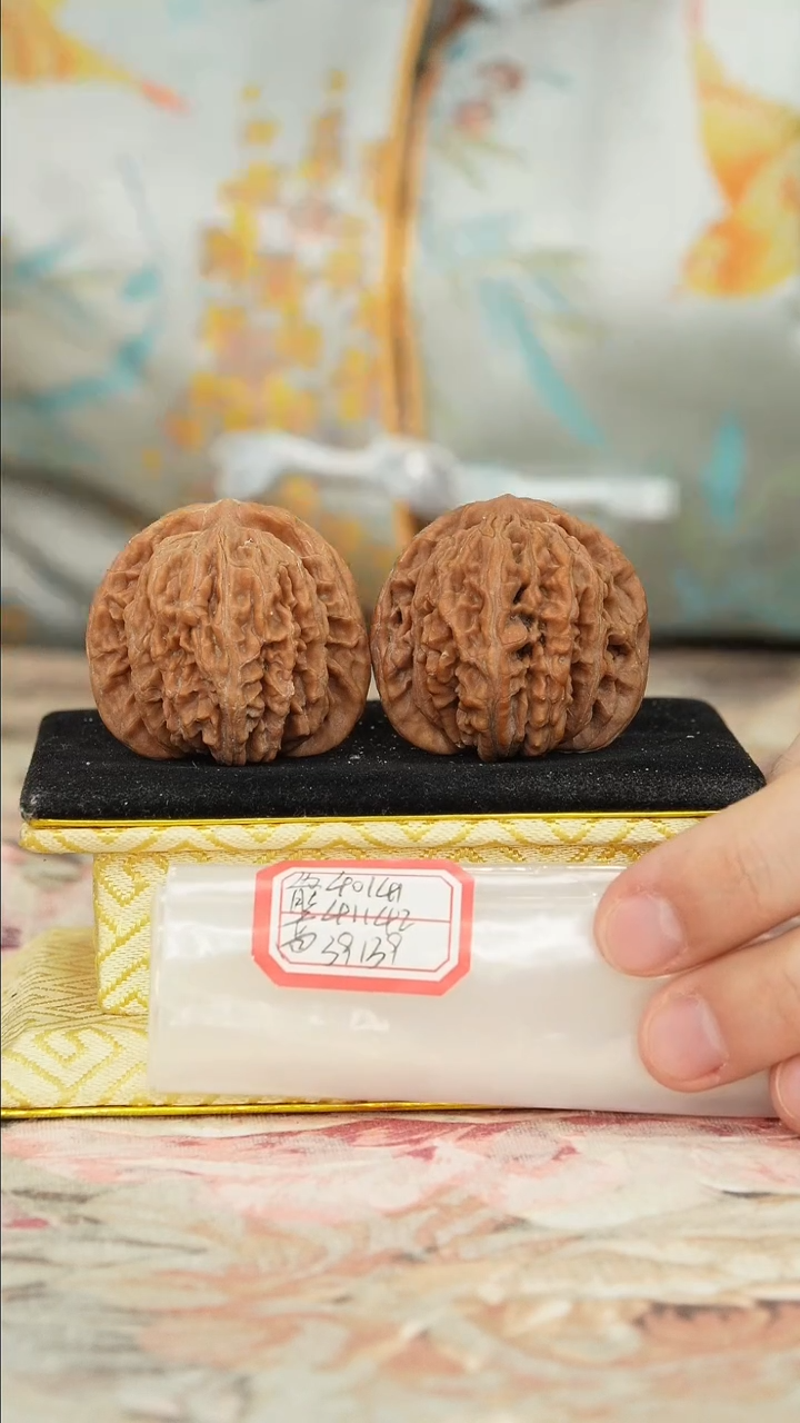 【闪购商品】文玩核桃把件一代楼有修