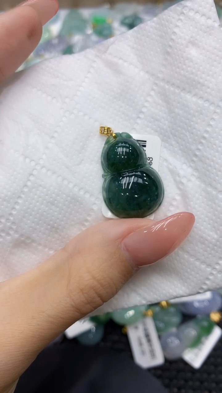 颈饰18K金镶嵌翡翠111111111111