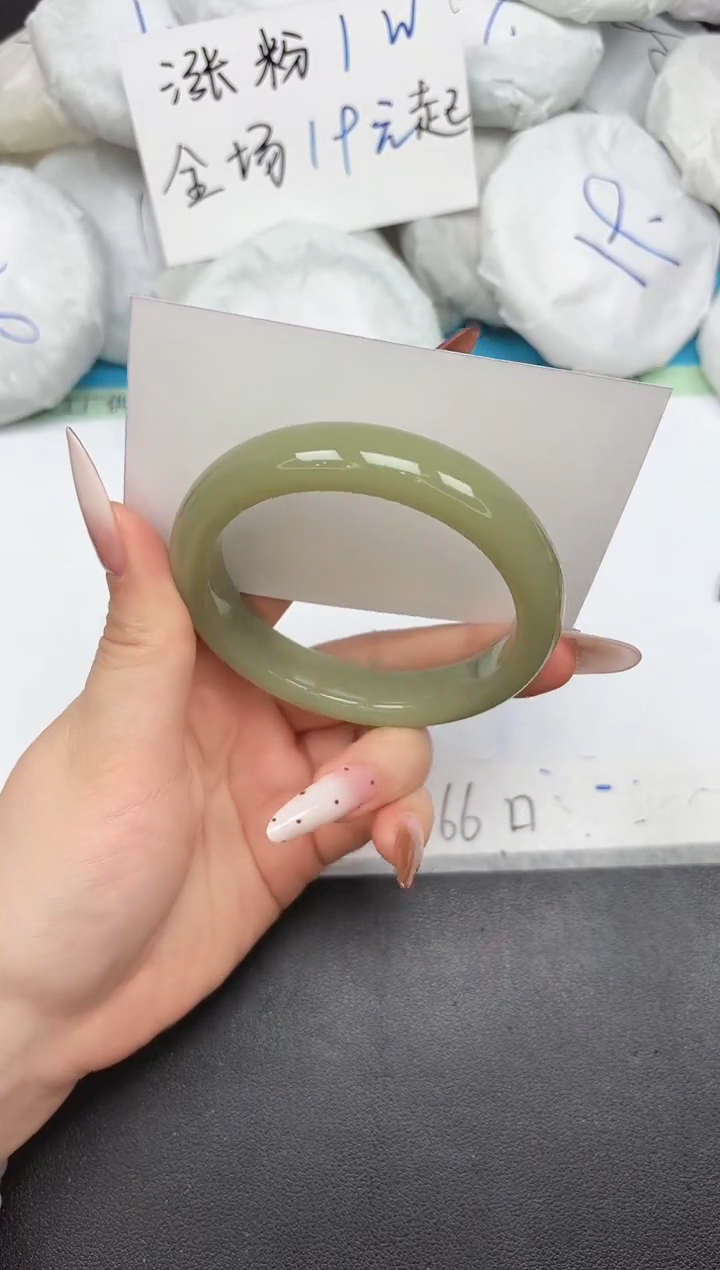 未镶嵌手镯石英质玉A202/58.2