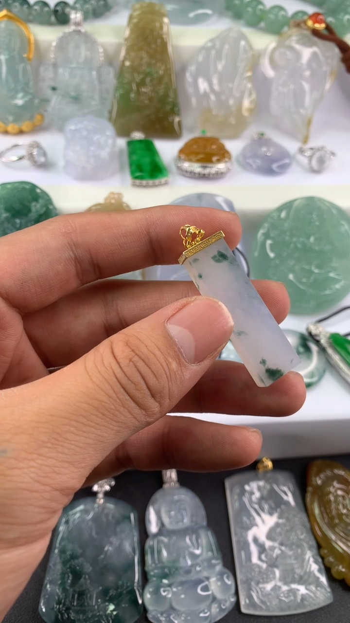 翡翠18K金镶嵌吊坠(赠链)吊坠