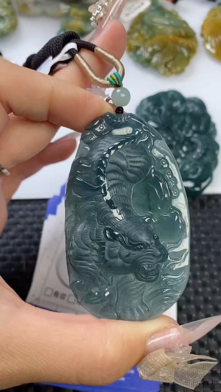 【闪购商品】翡翠颈饰未镶嵌1111111111111111