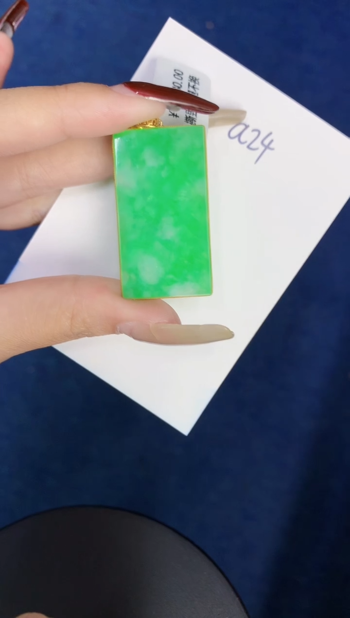 【闪购商品】翡翠颈饰18K金镶嵌000000000000