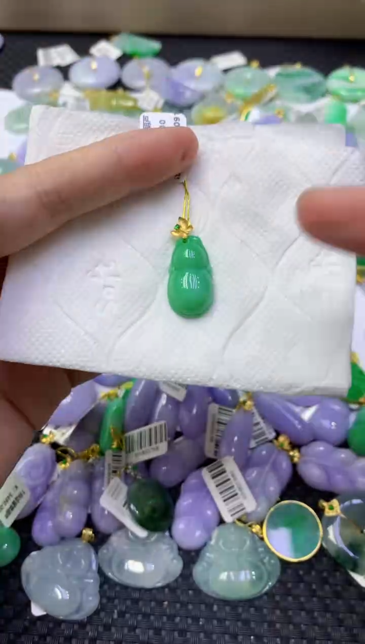 颈饰18K金镶嵌翡翠天然缅甸翡翠A货