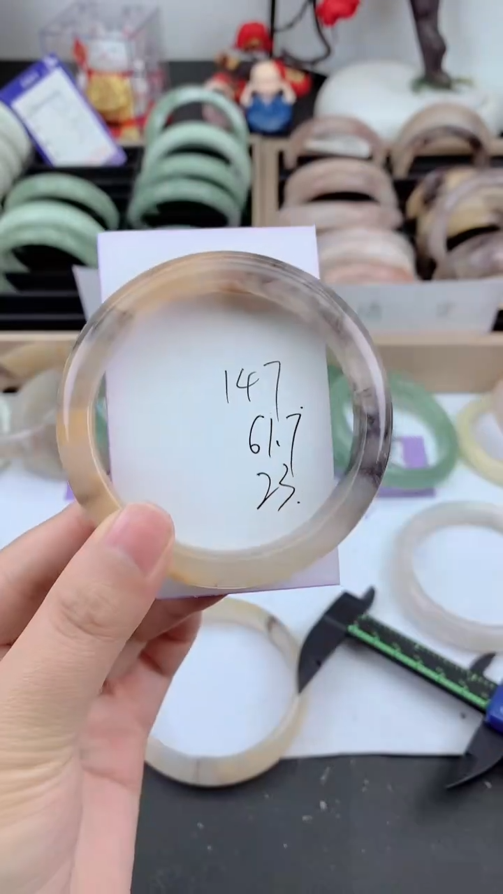 未镶嵌手镯石英质玉147