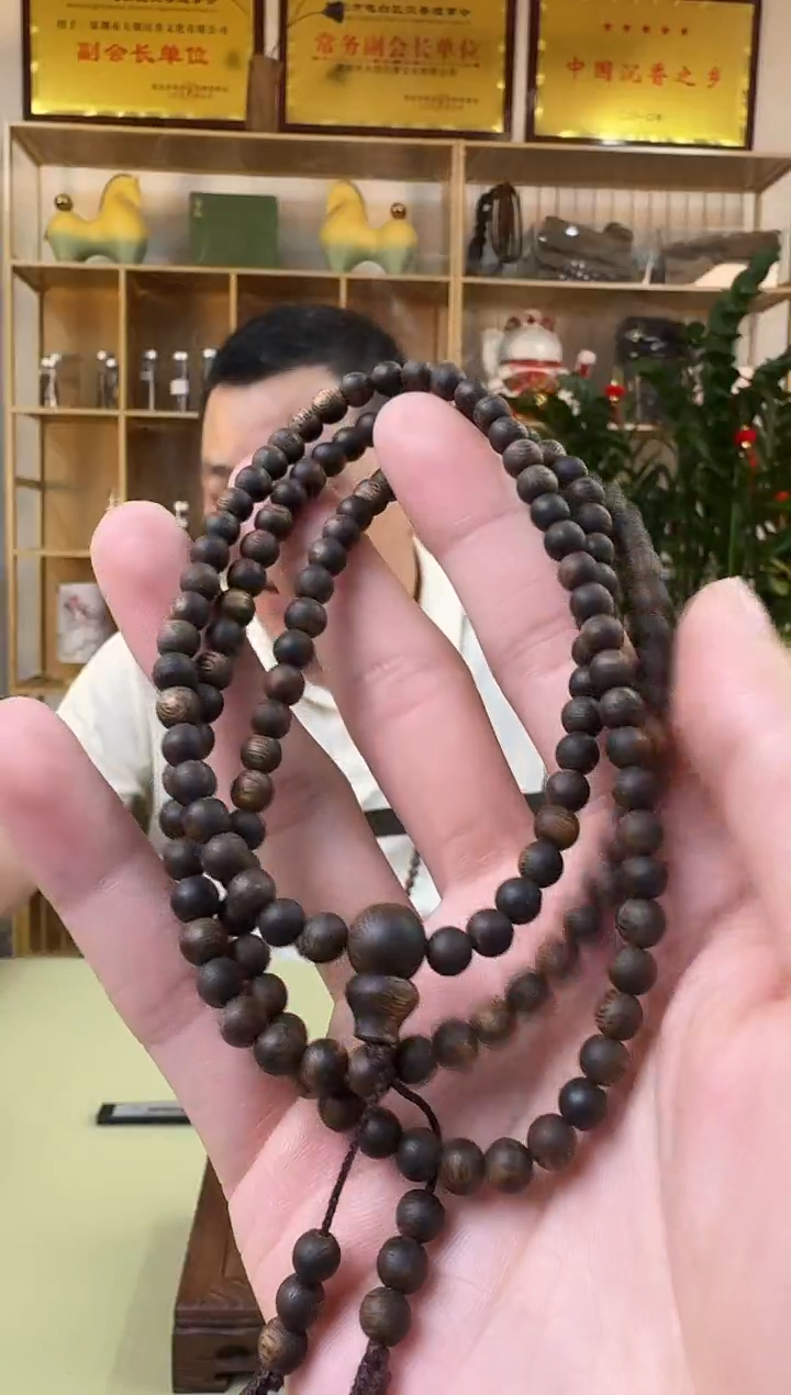 沉香手串5mm圆珠多圈乌身天花板