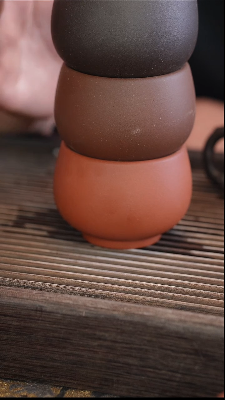 茶壶紫砂【发三个杯子】北红赤铁 黑金砂 变色龙 200cc【缸杯】