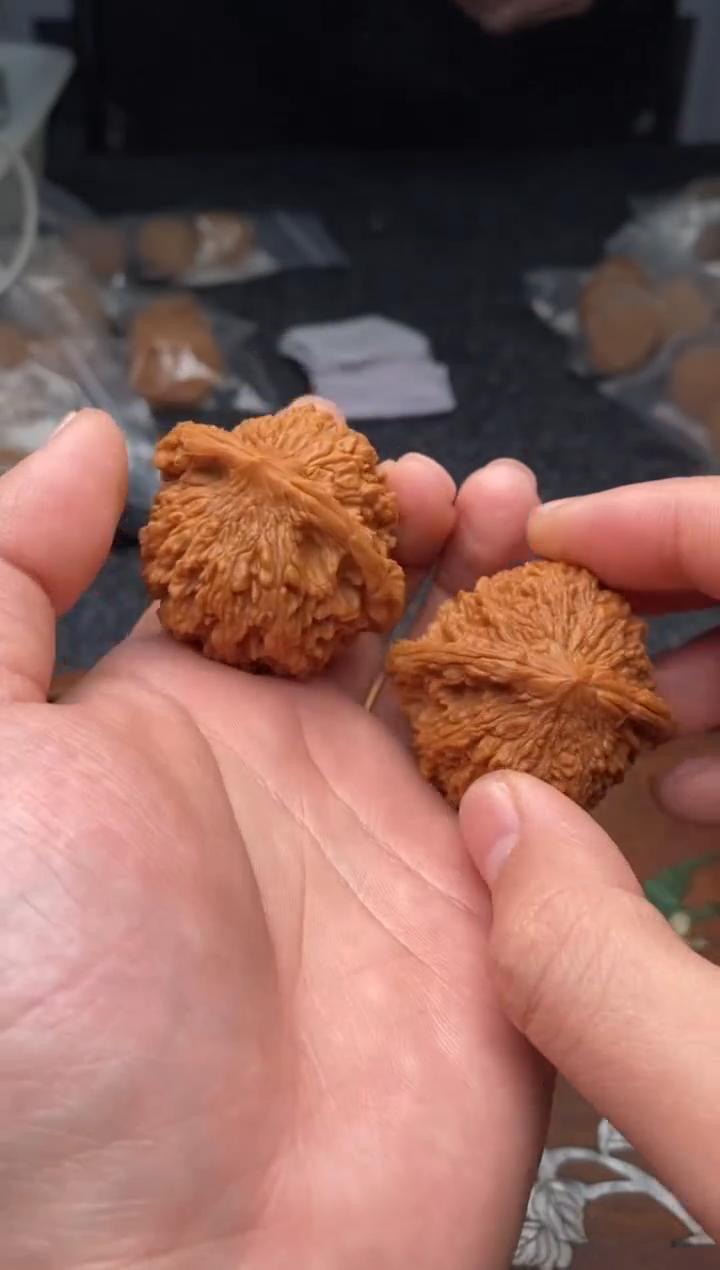 【闪购商品】文玩核桃把件G118号44尺满天星