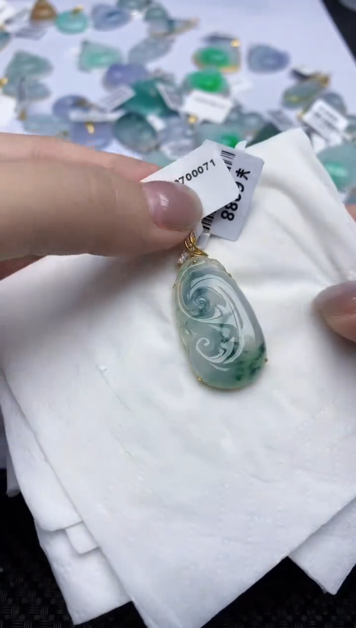 【闪购商品】翡翠颈饰18K金镶嵌天然翡翠A货