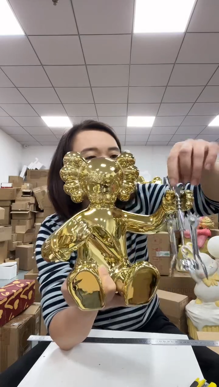 树脂芝麻街酒架金色