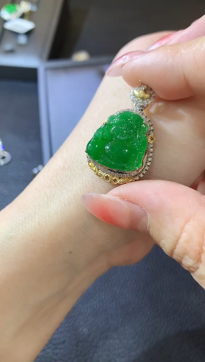 【闪购商品】翡翠吊坠(不含链)18K金镶嵌W116 