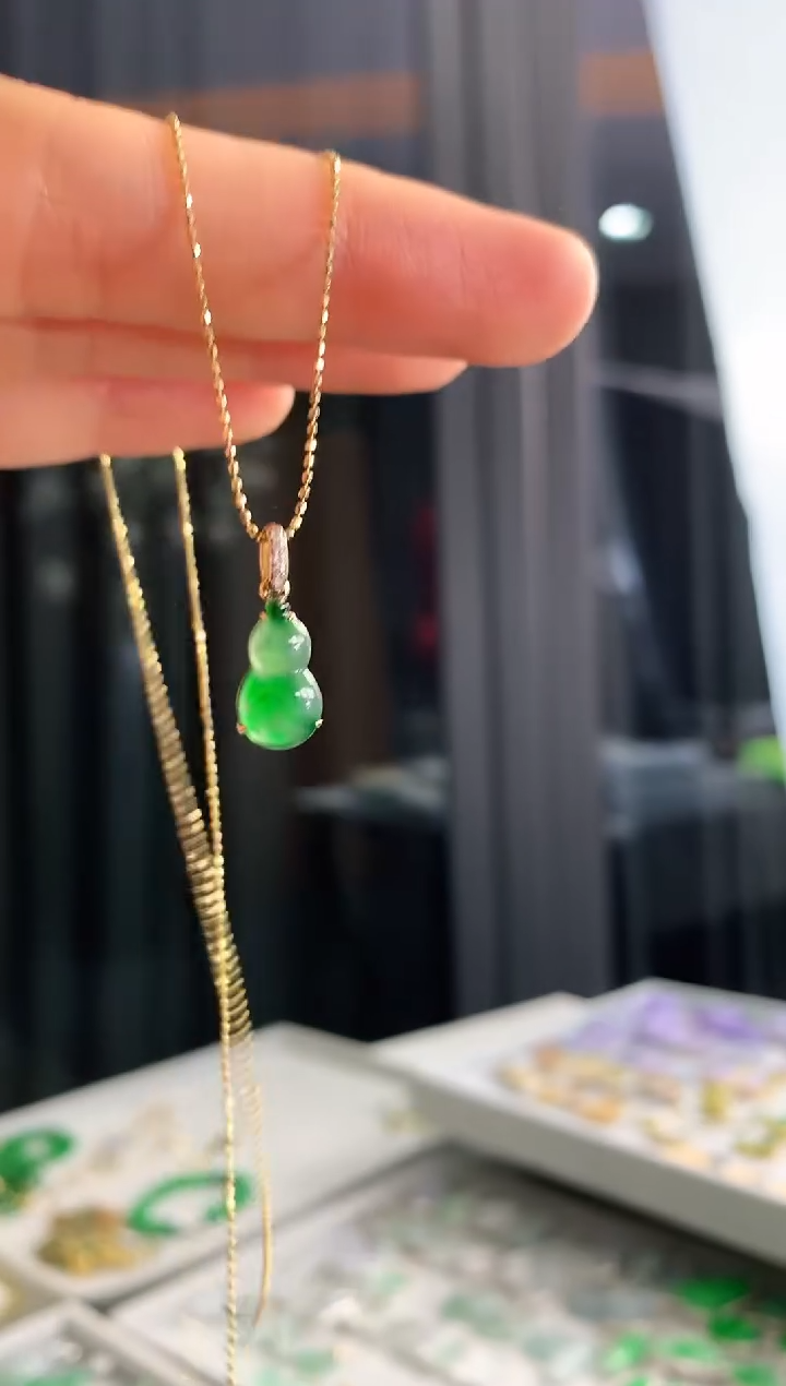 【闪购商品】翡翠吊坠(不含链)18K金镶嵌吊坠