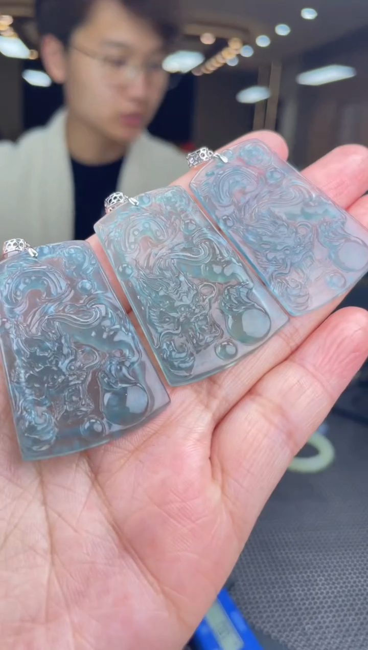 【闪购商品】定制翡翠18K金镶嵌天然翡翠A货多样性发其一