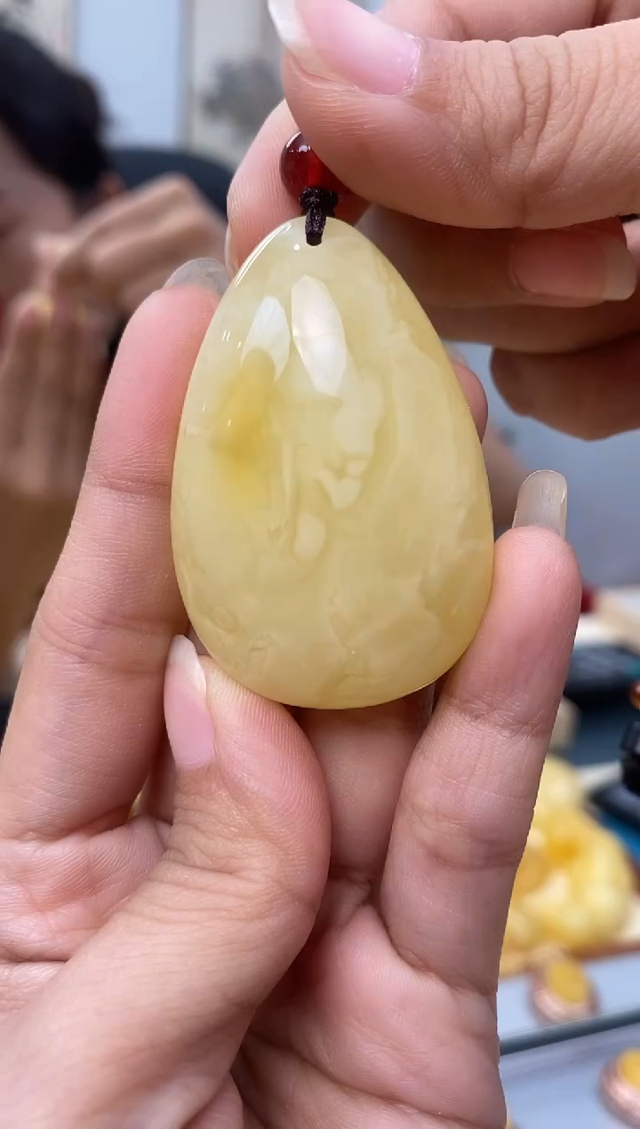 【闪购商品】琥珀裸石未镶嵌天然琥珀蜜蜡水滴
