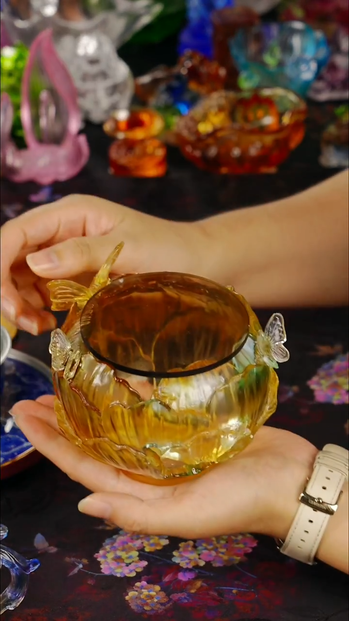 琉璃一盏清茗，一席美器