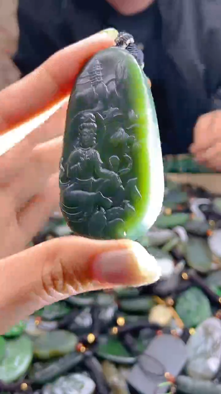 颈饰未镶嵌和田玉1