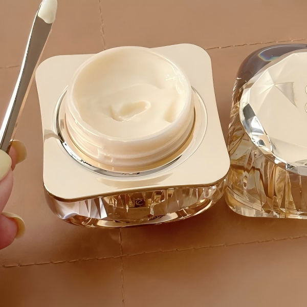 大韩推荐小C小P#J色的精致的乳霜