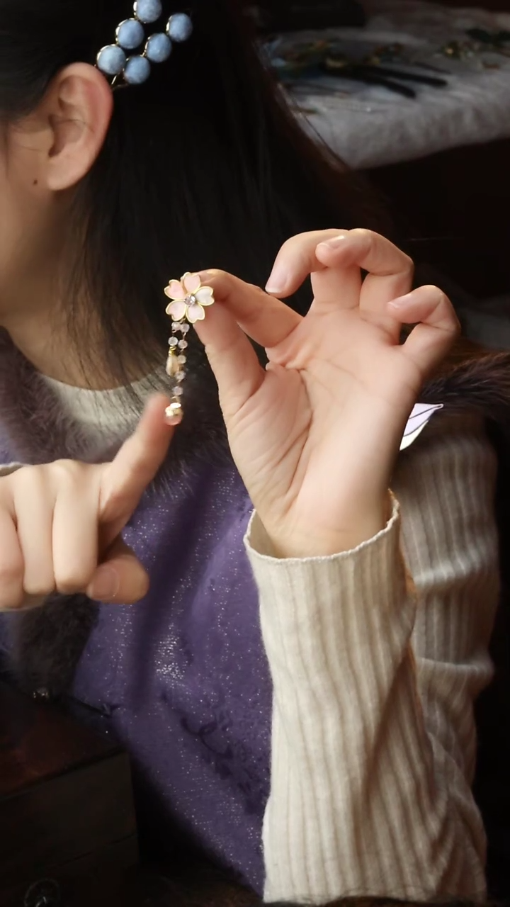 【闪购商品】刺绣纯手工非遗国风饰品一个