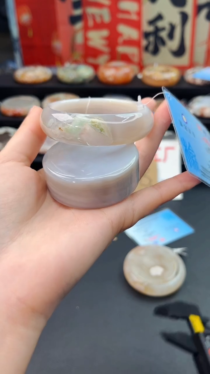 【闪购商品】石英质玉手镯未镶嵌赠送镯心（圈口54