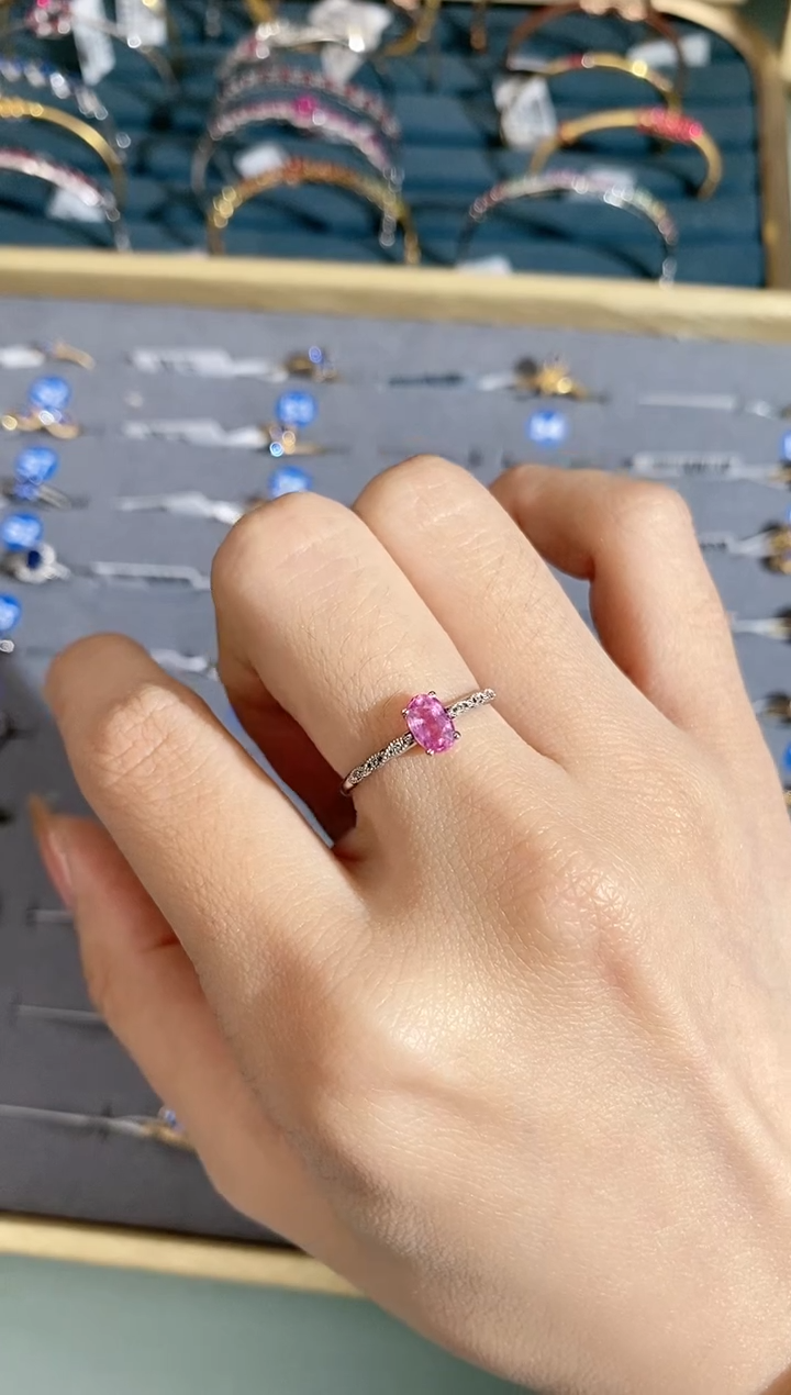 【闪购商品】彩色蓝宝石戒指18K金镶嵌戒指