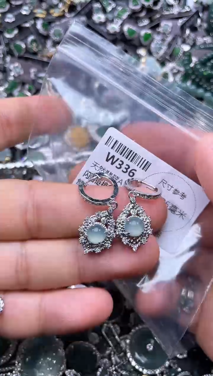 【闪购商品】翡翠颈饰未镶嵌W336耳扣