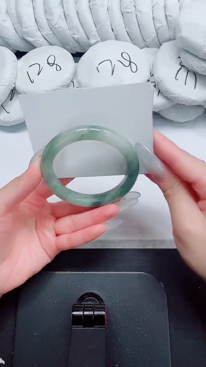 石英质玉手镯未镶嵌550-56.3