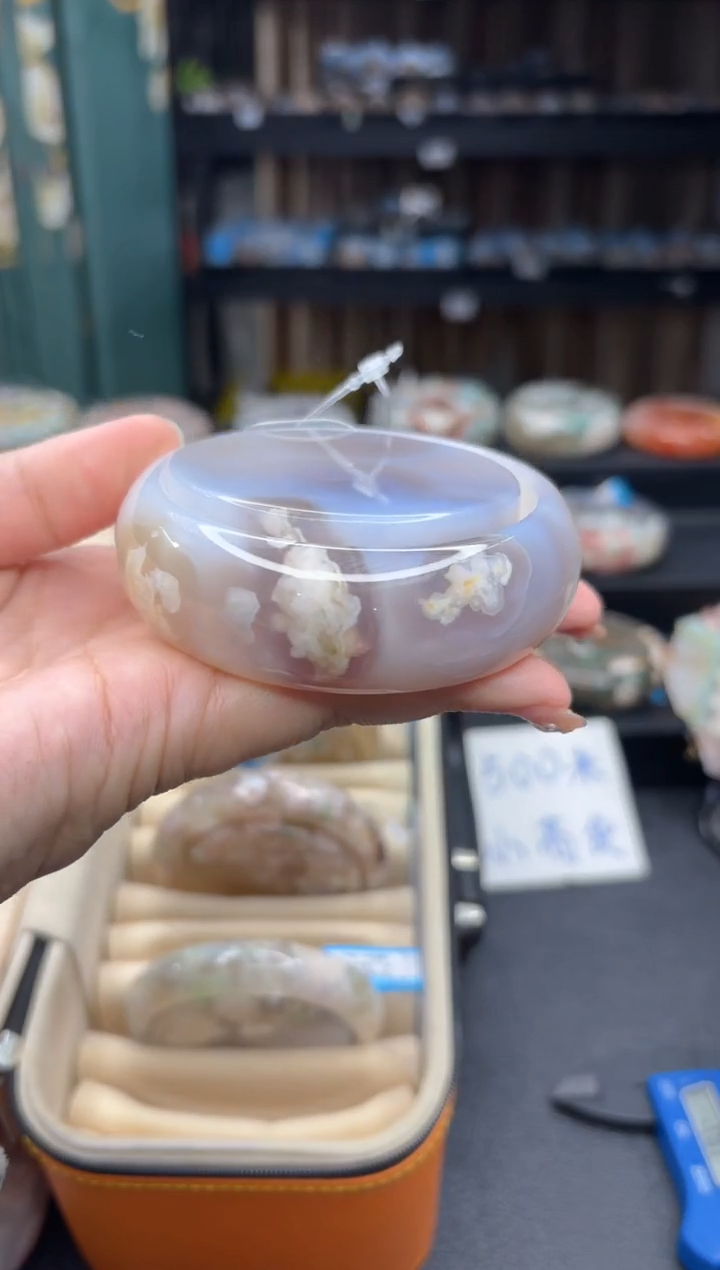 【闪购商品】石英质玉手镯未镶嵌32（61圈赠送镯心）