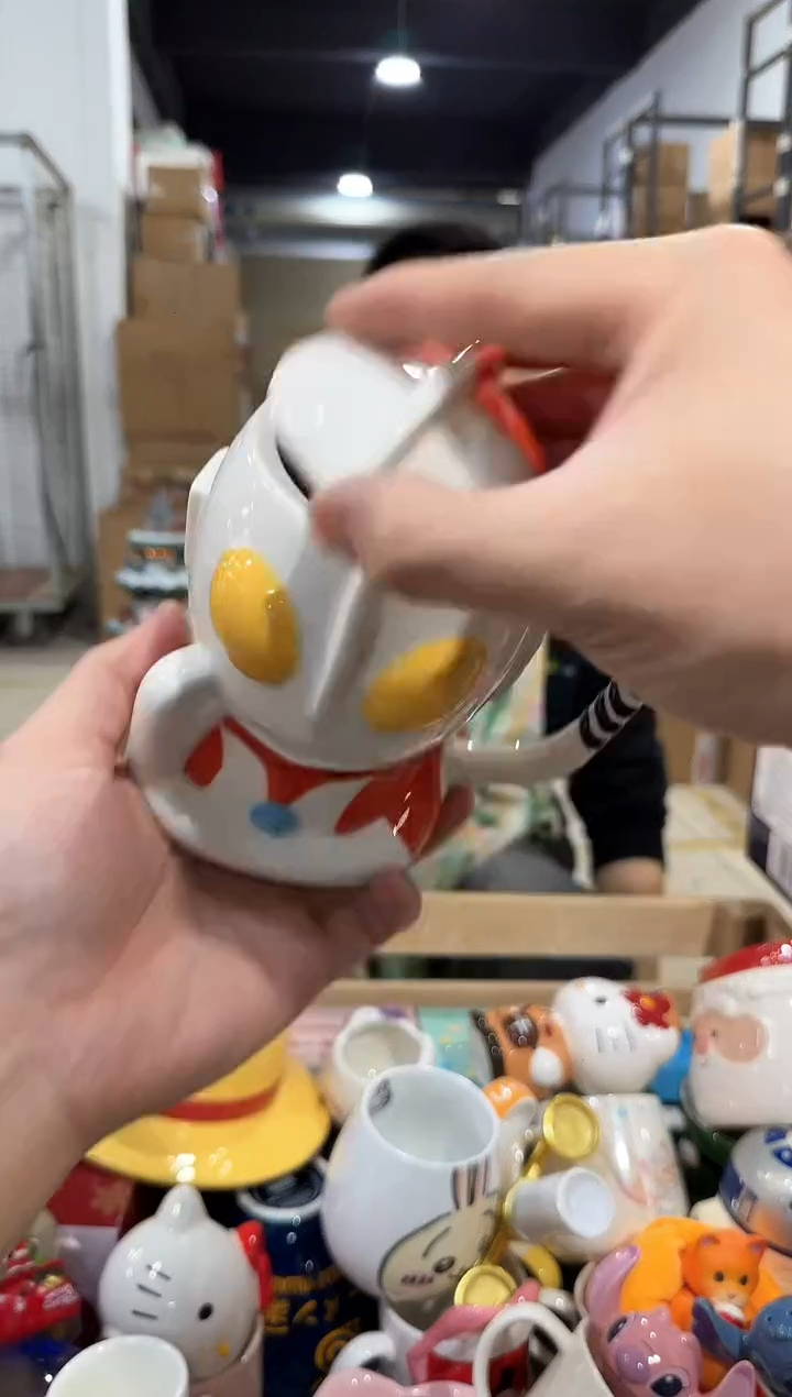 瓷片奥特曼带盖杯